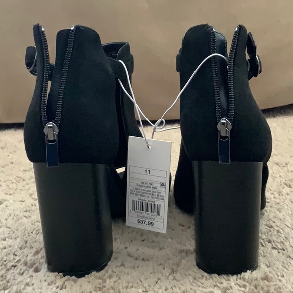 Black cut out heels booties - Picture 3 of 6